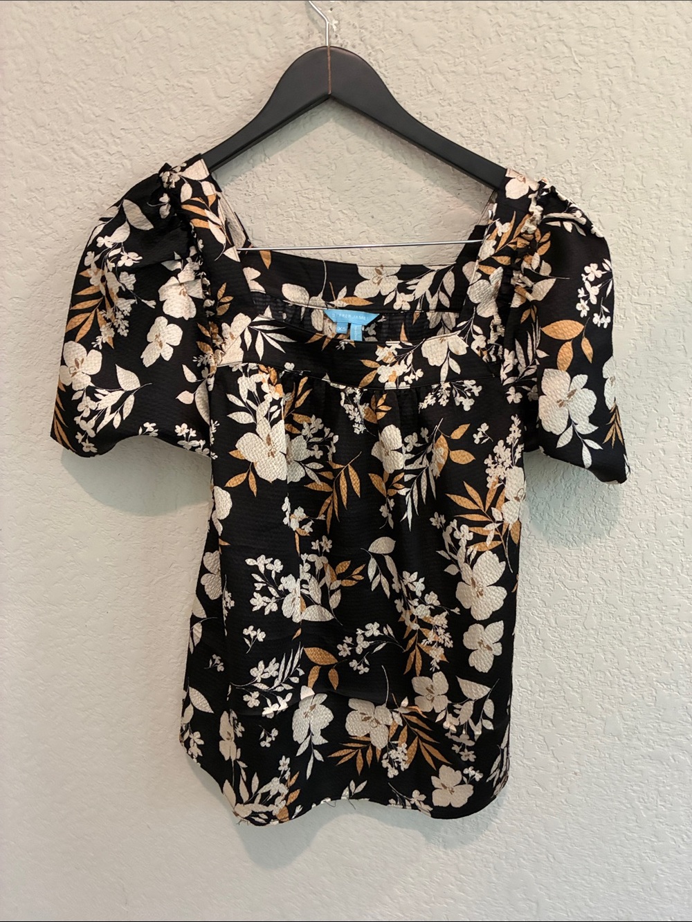 Draper James Black Floral Square-Neck Puff Sleeve Top with Cream & Gold Blooms
